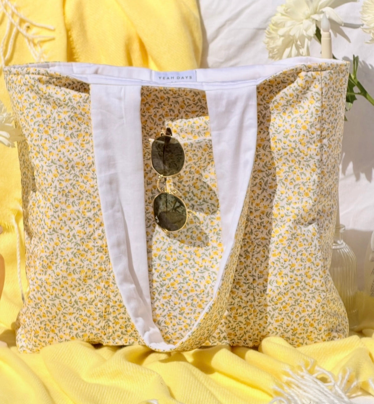 Sunny fields Laptop tote