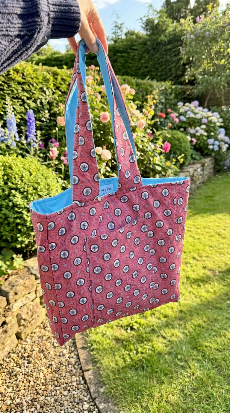 V&A Gallery Blue laptop tote