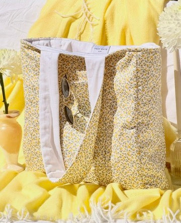Sunny fields Laptop tote