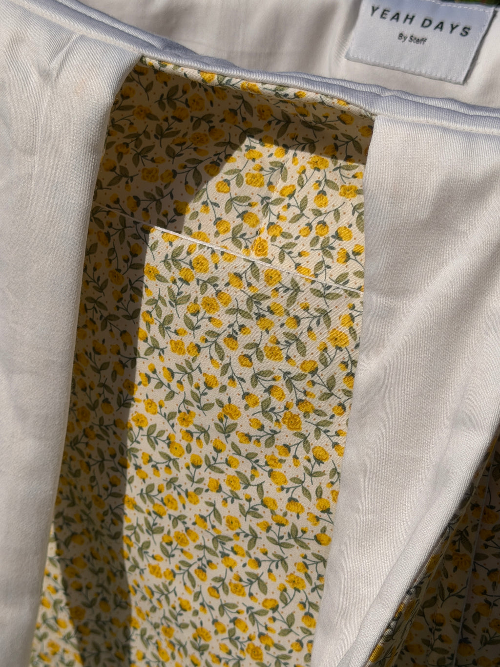 Sunny fields Laptop tote
