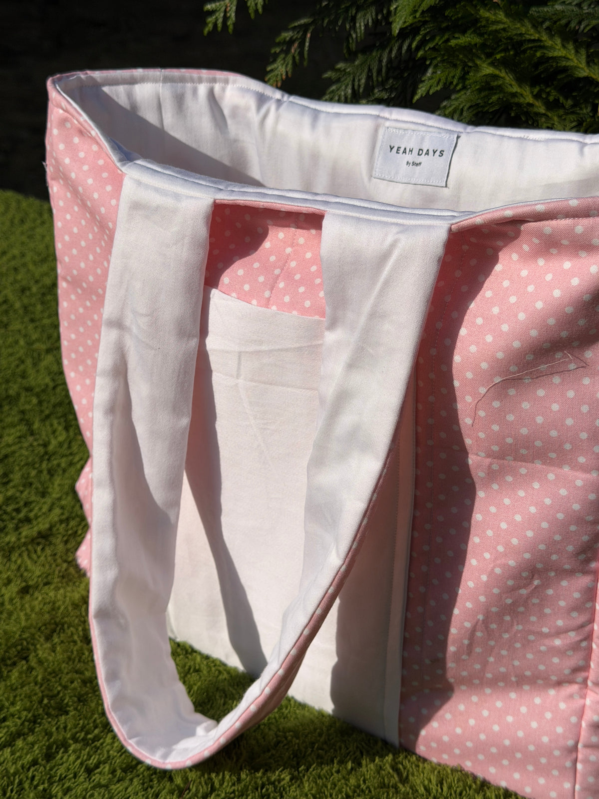 Strawberry Cream laptop tote